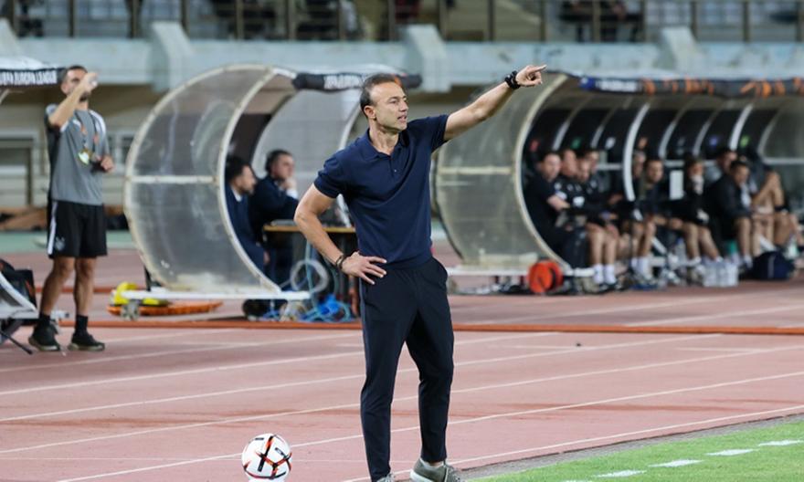 Κόντης στους παίκτες του ΟΦΗ: «Υπερηφάνεια, αλλά οι μεγάλες ομάδες πανηγυρίζουν για λίγο…»
