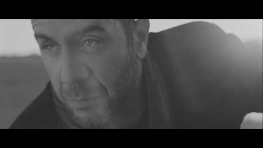 «Με λένε Γιώργο»: Το αφιέρωμα του ΣΚΑΪ στον Γιώργο Μαζωνάκη με άγνωστες ιστορίες και σπάνιο υλικό