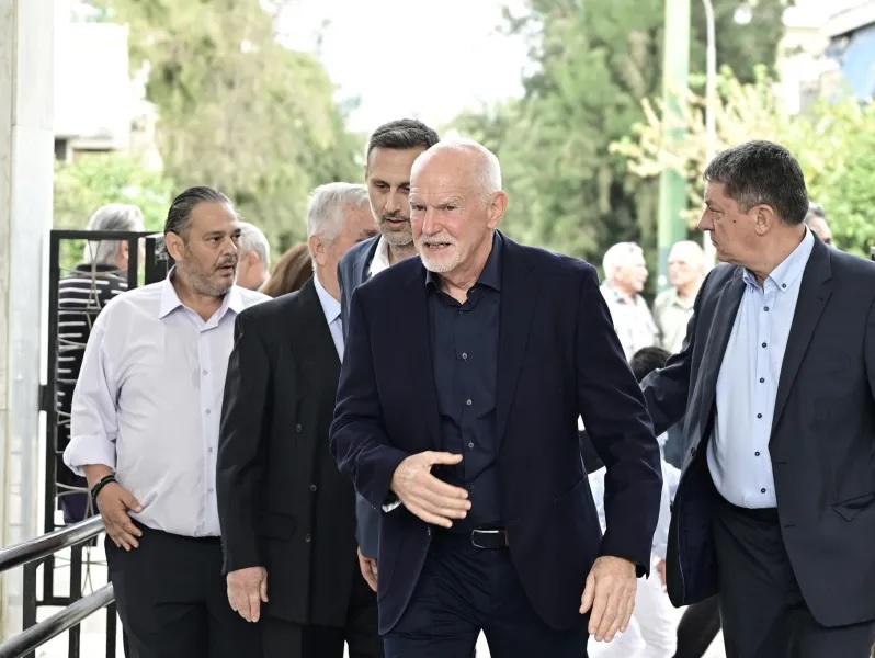 Οικογένεια, συγγενείς και φίλοι στο τελευταίο «αντίο» στη Μαργαρίτα Παπανδρέου - Ο αποχαιρετισμός του Γ.Παπανδρέου