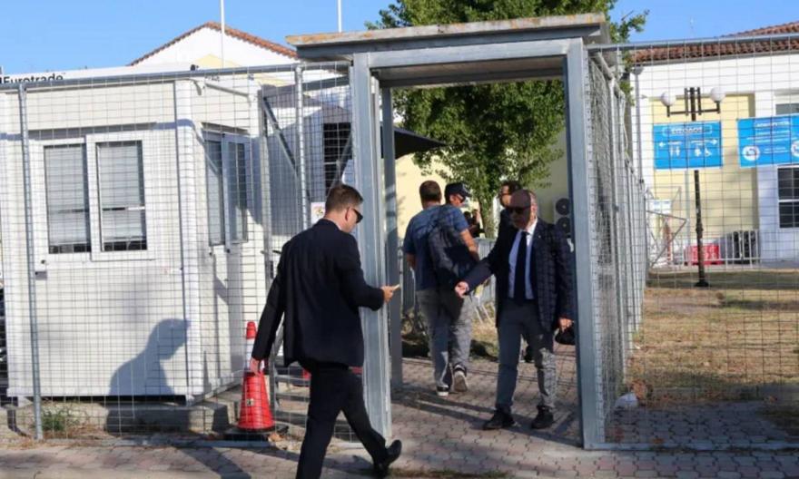 «Μού κατέστρεψαν τη ζωή»: Η κατάθεση της μητέρας της Κλαούντια Λάτα στη δίκη για τα Τέμπη