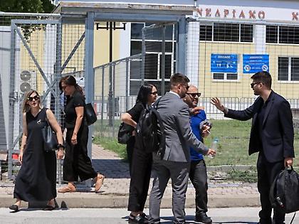 Τέμπη: Με καταθέσεις συγγενών θυμάτων και την απόφαση για το κινητό του σταθμάρχη συνεχίζεται η δίκη