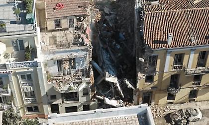 Έκρηξη στην Πλάκα: Βρέθηκε γυναικεία τσάντα με έγγραφα της Αμερικανίδας τουρίστριας - Αναζητούνται 6 άτομα