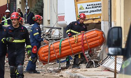 Τραγωδία στην Πλάκα: Βρέθηκαν δύο ακόμη σοροί στα συντρίμμια - Στους 4 οι νεκροί