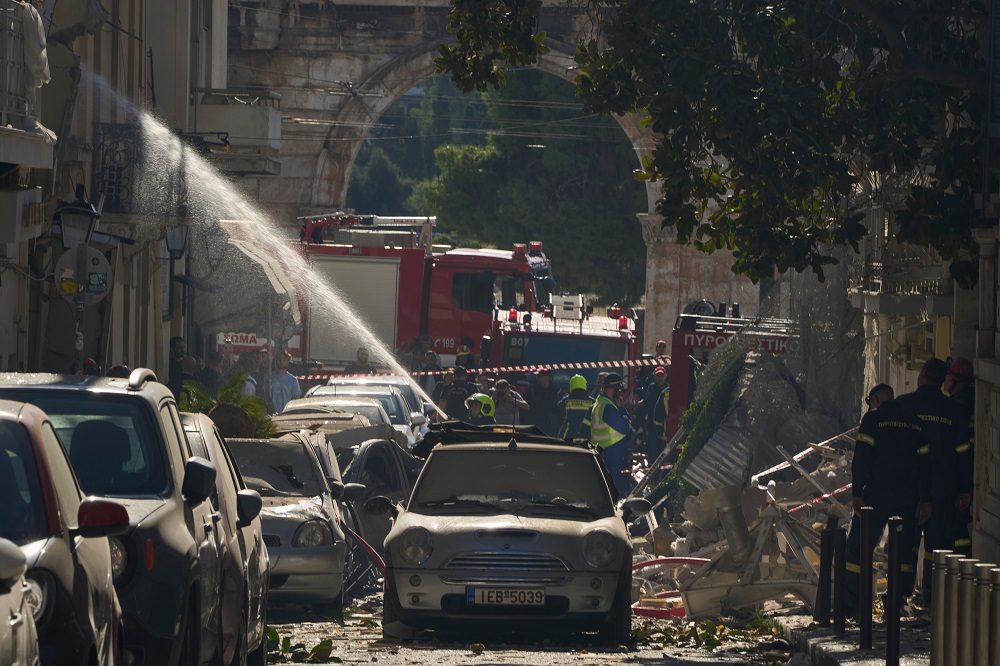 Πλάκα: Συγκλονιστικές εικόνες από την ασύλληπτη τραγωδία