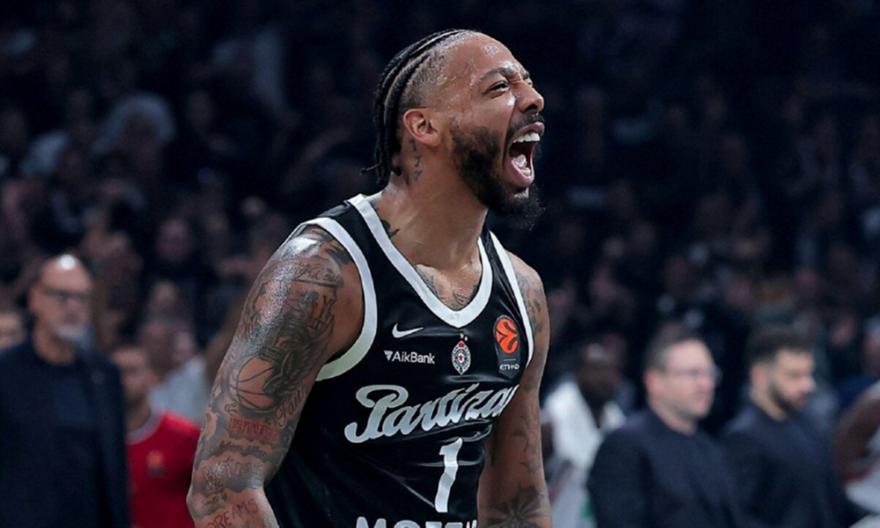 Τα highlights από την MVP εμφάνιση του Κάρλικ Τζόουνς στην 1η αγωνιστική της Ευρωλίγκας