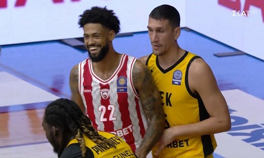 Το… trash talking του Λαρεντζάκη και τα χαμόγελα με Ντόρσεϊ