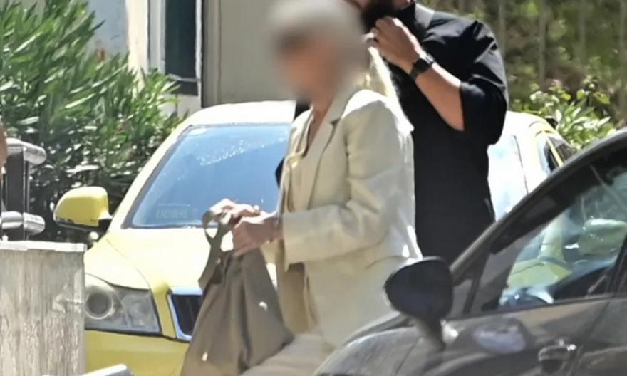 Τα αγωνιώδη τηλεφωνήματα για τον απινιδωτή – Τι λέει ο άνθρωπος που μίλησε με τη γιατρό