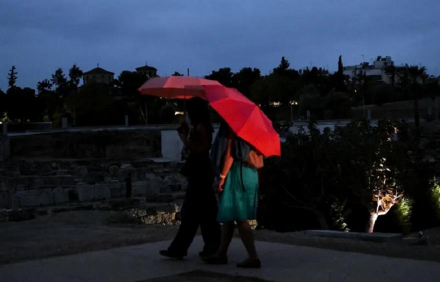 Ισχυρές βροχές σε 6 περιοχές και 8 μποφόρ στο Αιγαίο - Πότε υποχωρούν τα φαινόμενα