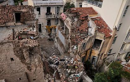 Τραγωδία στην Πλάκα: Στον 2ο όροφο εκτιμάται πως έγινε φονική η έκρηξη - Το σενάριο για το αέριο και τα επόμενα βήματα
