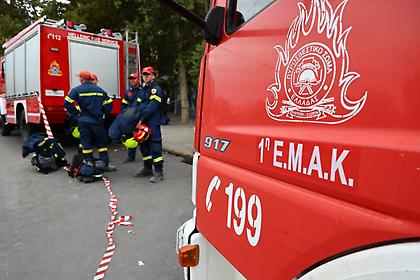 Φωτιά στη Νέα Ιωνία: Επεκτάθηκε από καφετέρια σε πολυκατοικία - Απεγκλωβίστηκαν ένοικοι