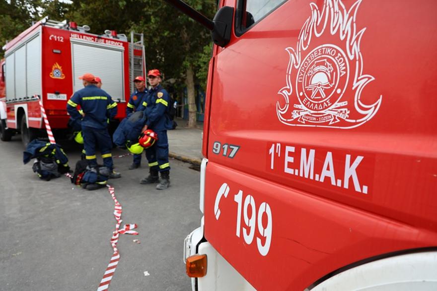 Φωτιά στη Νέα Ιωνία: Επεκτάθηκε από καφετέρια σε πολυκατοικία - Απεγκλωβίστηκαν ένοικοι