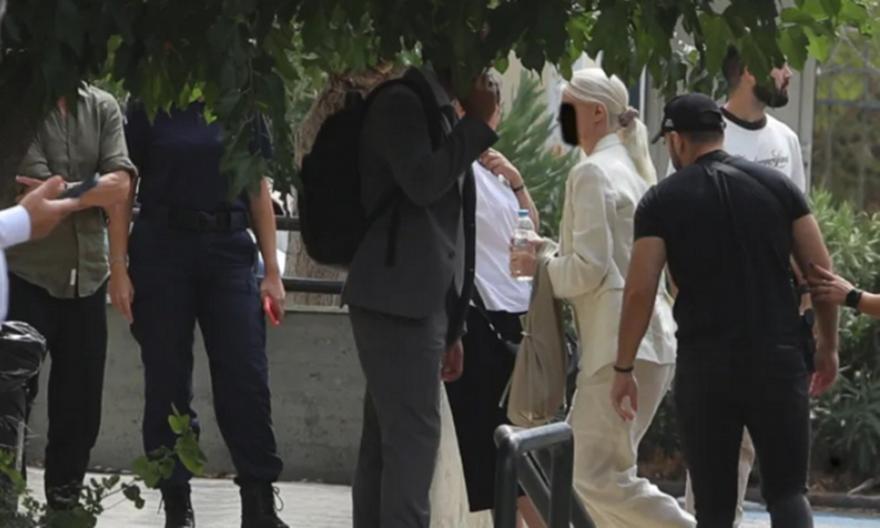 Υπόθεση Μαζωνάκη: Παραιτήθηκαν οι δικηγόροι της γιατρού - Διαφοροποιεί την υπεράσπισή του ο γιατρός-σύζυγος