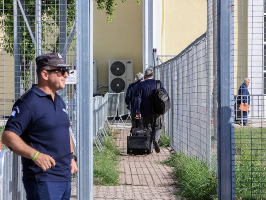 Δίκη για τα Τέμπη: Άρση απορρήτου στο κινητό του σταθμάρχη - Συνεχίζονται οι καταθέσεις συγγενών