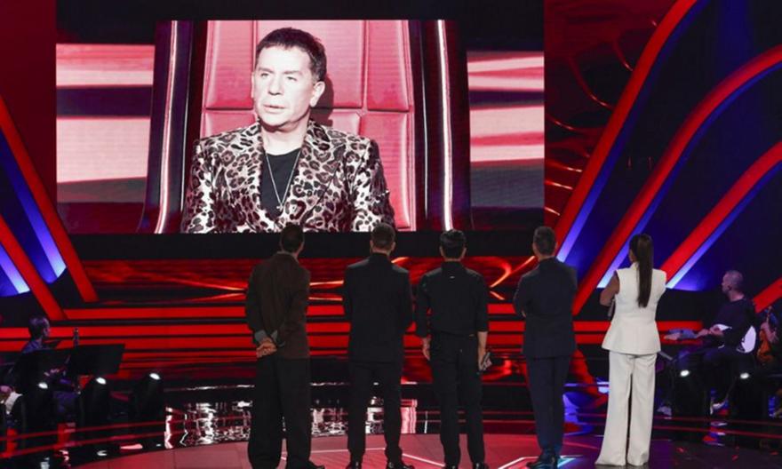The Voice: Ρίγη συγκίνησης στην έναρξη του αφιερώματος στον Γιώργο Μαζωνάκη