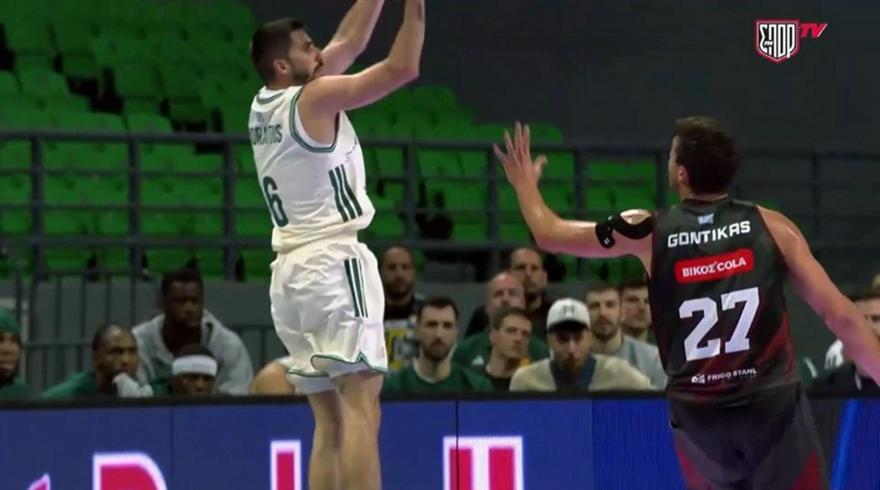 Τρομερό buzzer-beater τρίποντο του Μωραΐτη στη λήξη του 1ου δεκαλέπτου!