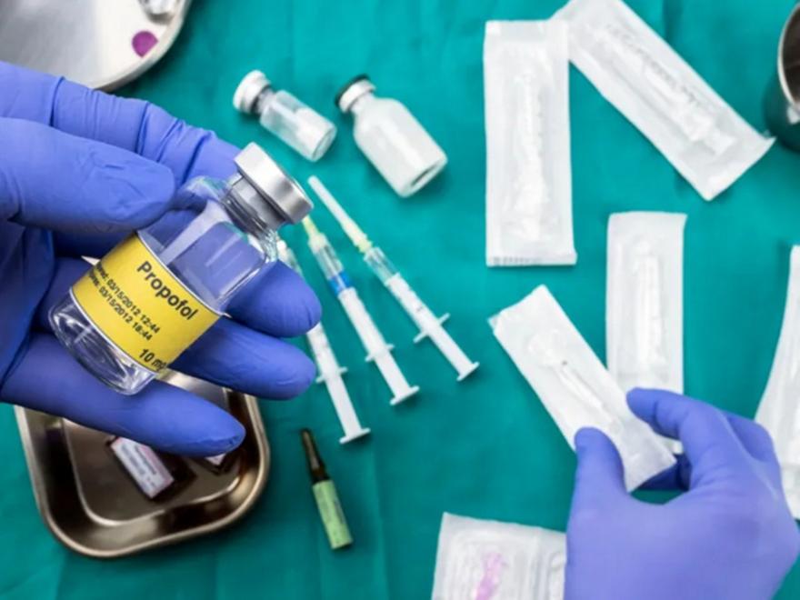 Θάνατος Μαζωνάκη: Τι είναι η προποφόλη, το φάρμακο που σκότωσε τον Μάικλ Τζάκσον