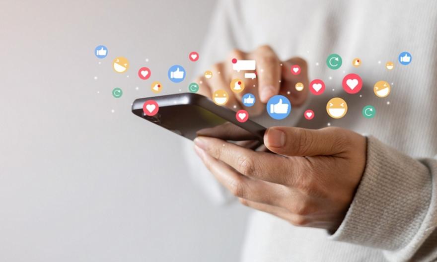 Στο στόχαστρο 18 influencers για παράνομο τζόγο – Πρόστιμα έως 50.000 ευρώ