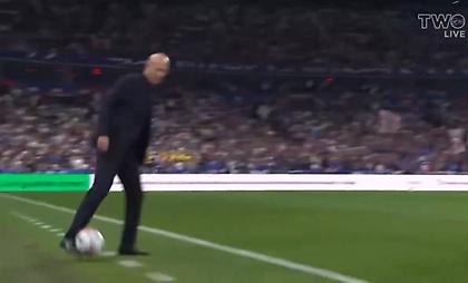 Η τέχνη δεν ξεχνιέται: To απίθανο κοντρόλ του... coach Ζιντάν στο Γαλλία-Βέλγιο