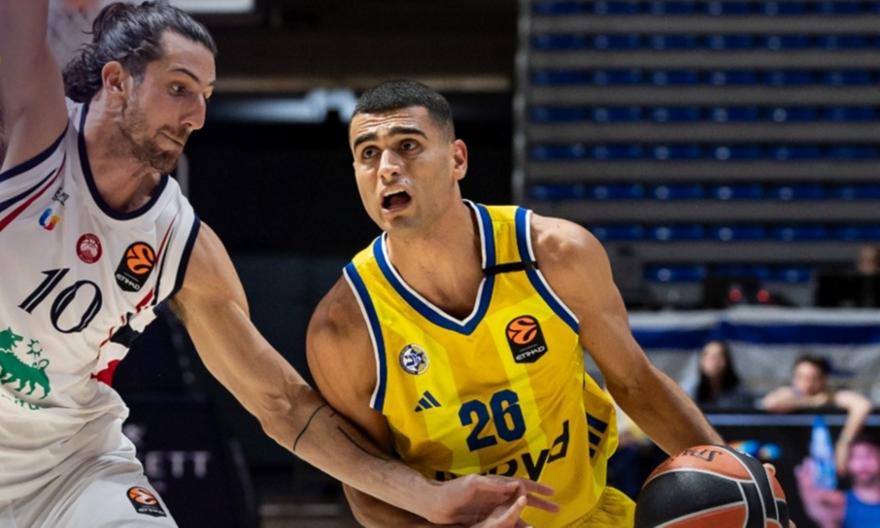 Πρώτη νίκη για Μακάμπι άνετα την Αρμάνι