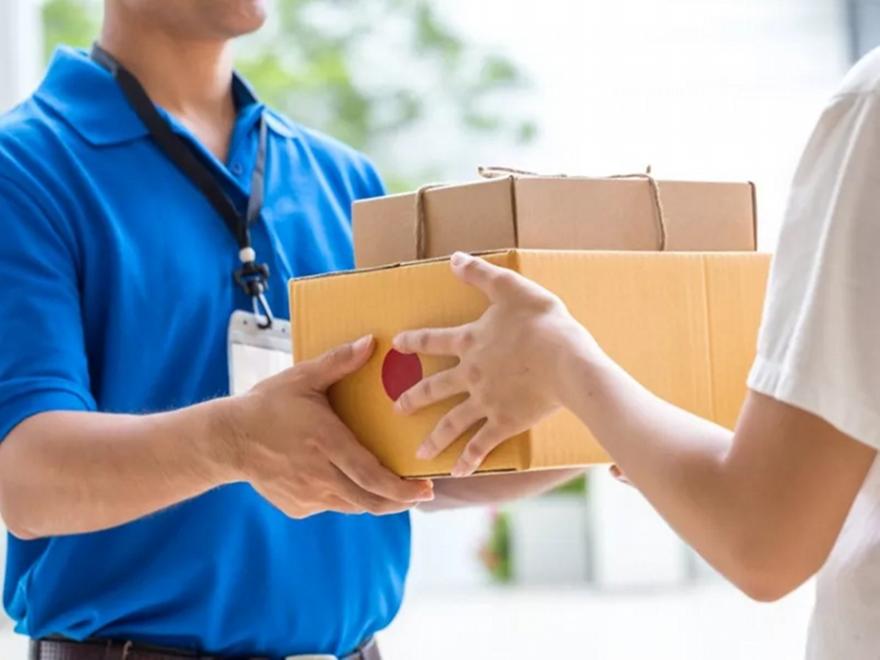 Τέλος το delivery με μετρητά: Τι αλλάζει με το νέο νομοσχέδιο του ΥΠΕΘΟ