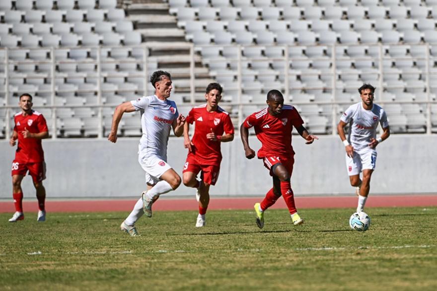 Superbet League 2: Πέντε δυνατές αναμετρήσεις την Κυριακή και το Ελλάς Σύρου – Νίκη Βόλου LIVE στο Superbet.gr