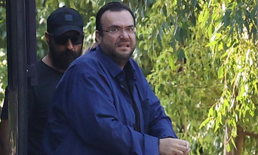 Υπόθεση απάτης στον ΕΦΚΑ: Καμπούρης και σύζυγος «δείχνουν» τους λογιστές– Τι υποστηρίζουν οι κατηγορούμενοι