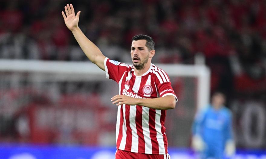 Κοντά στο 2-0 ο Ολυμπιακός, ελάχιστα άουτ η κεφαλιά του Φρόιλερ
