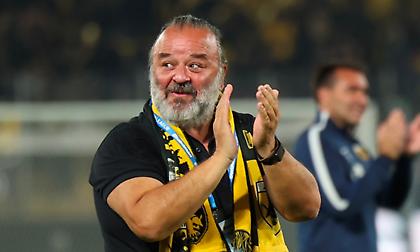 Αποθέωσε την Κ19 της ΑΕΚ ο Ηλιόπουλος: «Είστε μάγκες, ελάτε πίσω με ψηλά το κεφάλι για τις επόμενες κατακτήσεις»
