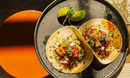 Στο Yucatan του Παλαιού Φαλήρου για tacos, carne asada και μαργαρίτες