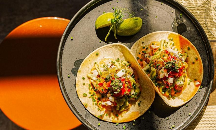 Στο Yucatan του Παλαιού Φαλήρου για tacos, carne asada και μαργαρίτες