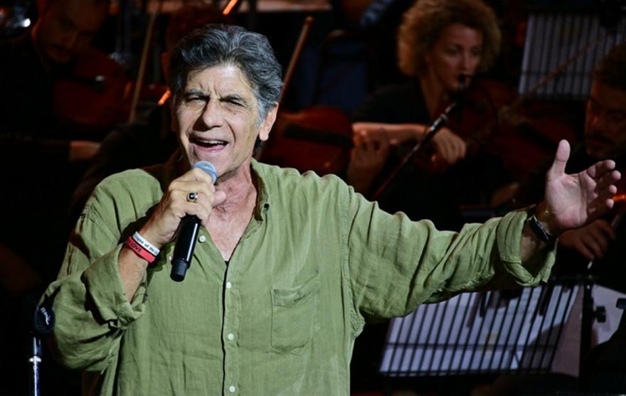 Γιάννης Μπέζος: Η ατάκα για τους συναδέλφους του που δεν εκτιμά και η αναφορά στα «περίεργα κυκλώματα»