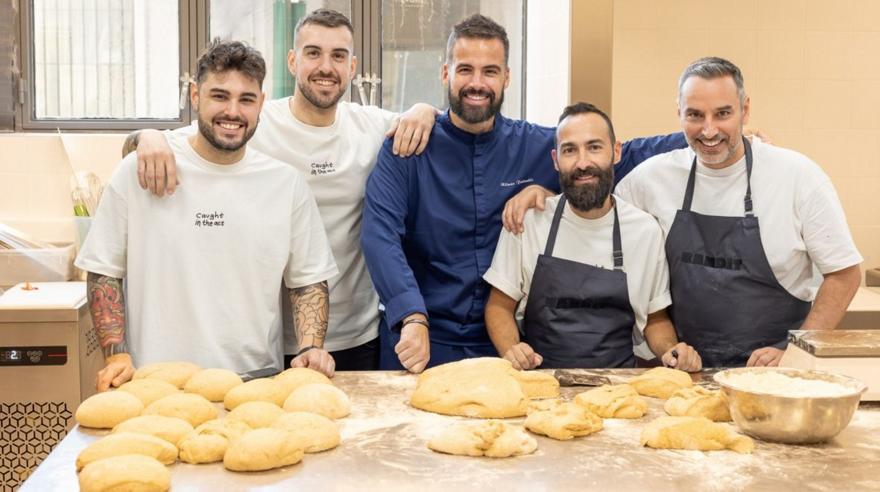 Bandit Bakery: Η νέα «συμμορία» του Βύρωνα ψήνει ψωμιά, πίτες και κρουασάν με ρυζόγαλο