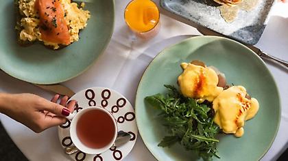 To Sunday Brunch του Athenee επιστρέφει με guest pastry chef τον Στέλιο Παρλιάρο