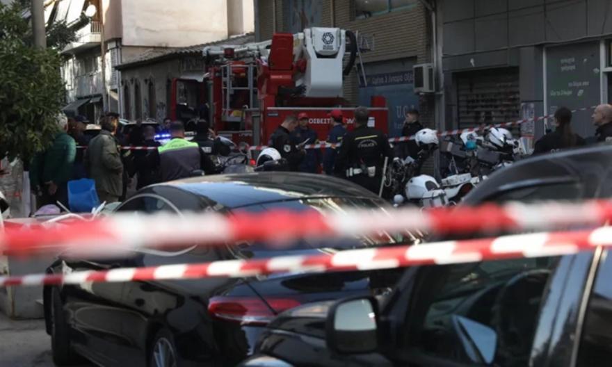 Κολωνός: Σακούλα με ναρκωτικά και ζυγαριά εντοπίστηκαν πριν από την έκρηξη – Η ανακοίνωση της αστυνομίας