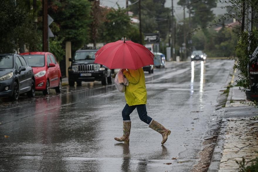 Καιρός: Έρχονται βροχές και καταιγίδες – Πότε θα χτυπήσει η κακοκαιρία την Αττική