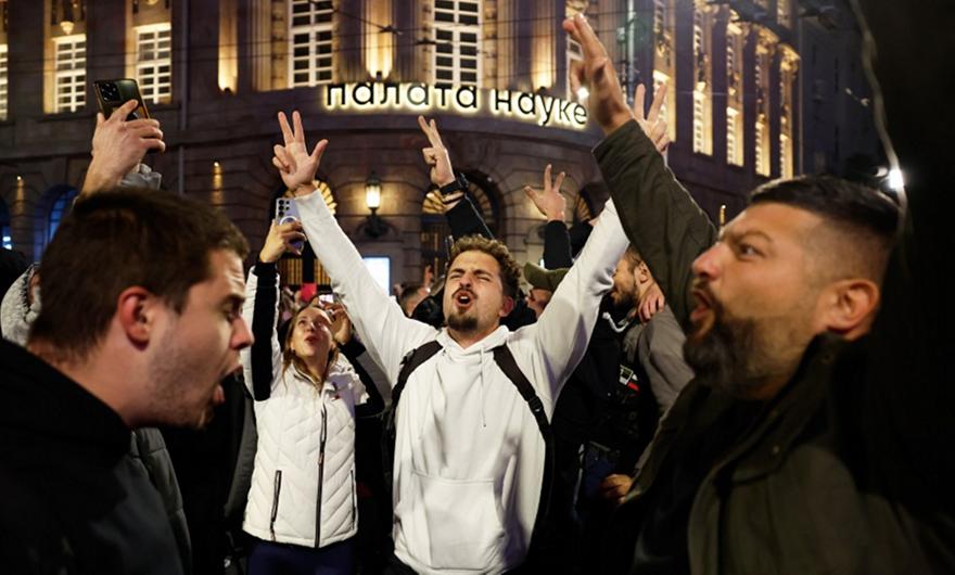 Η Σερβία αλλάζει σελίδα: Το φοιτητικό κίνημα νίκησε στις εκλογές - Στους δρόμους χιλιάδες πολίτες