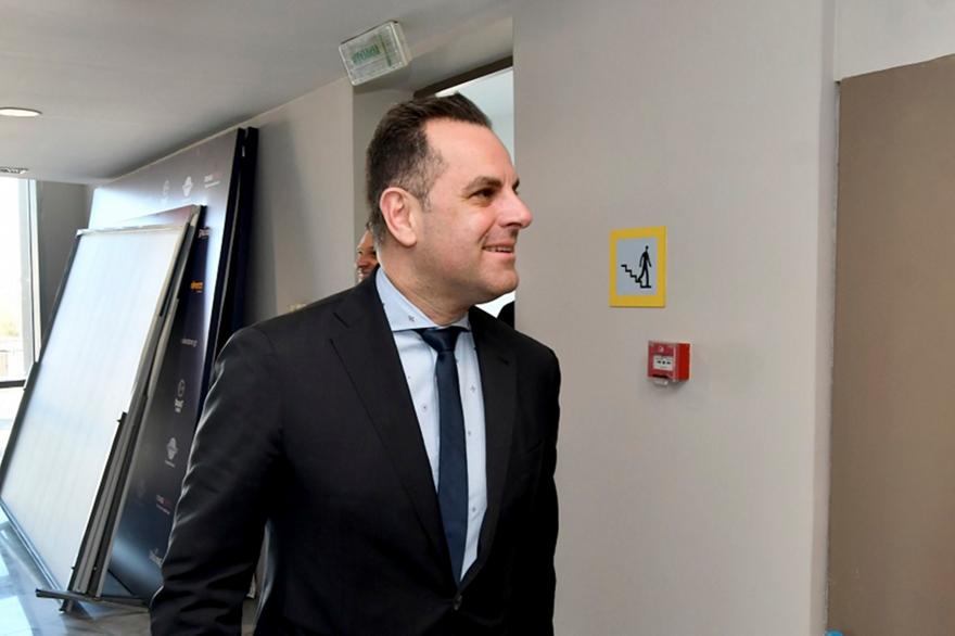 Στην Ευελπίδων ο Κορομηλάς, αναμένονται Τσαρούχα και Πηλοΐδης