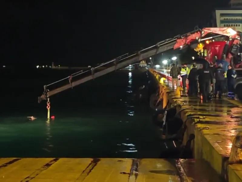 Πώς έγινε η τραγωδία με τους 3 νεκρούς στο λιμάνι του Πειραιά - Δείτε βίντεο από την ανάσυρση του ΙΧ