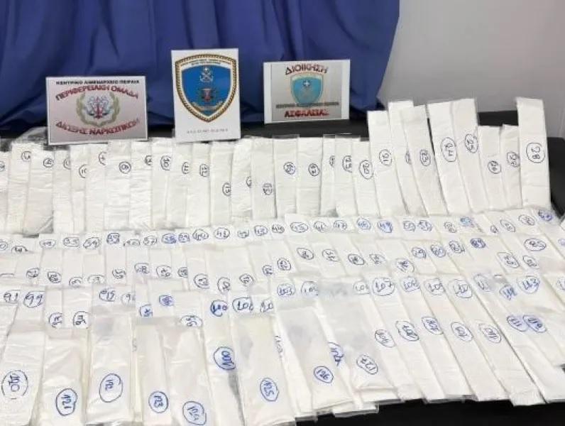 Εντοπίστηκαν 18 κιλά κοκαΐνης σε όχημα στο λιμάνι του Λαυρίου - Συνελήφθη 43χρονος