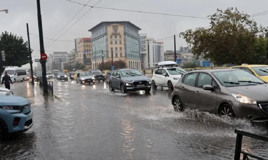 Συνεχίζεται η κακοκαιρία με βροχές και καταιγίδες – Ποιες περιοχές είναι σε Red Code