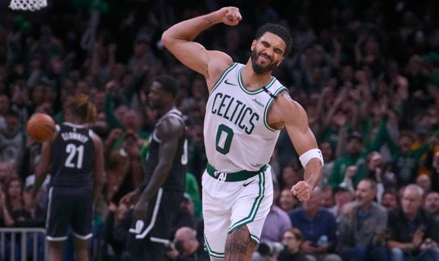NBA: Μυθικός Τέιτουμ στο φινάλε, κυρίαρχοι Τάουνς και Γουεμπανιαμά