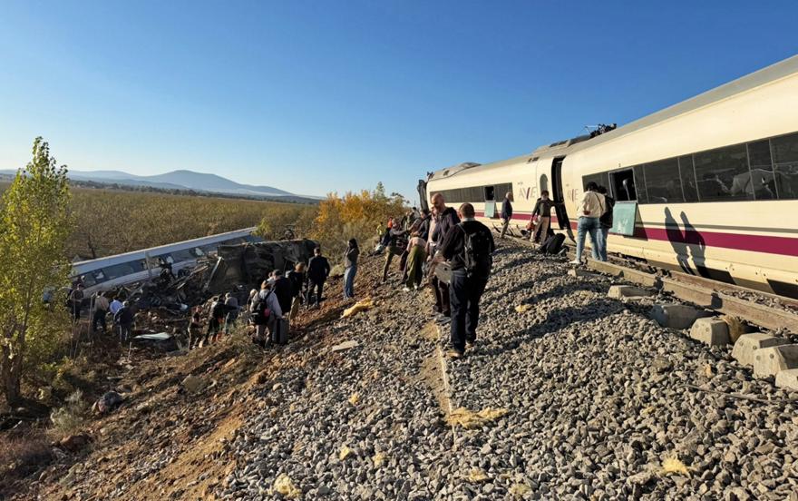 Ισπανία: Ανεστάλησαν τα δρομολόγια τρένων μεταξύ Μαδρίτης και Ανδαλουσίας λόγω σύγκρουσης δυο συρμών