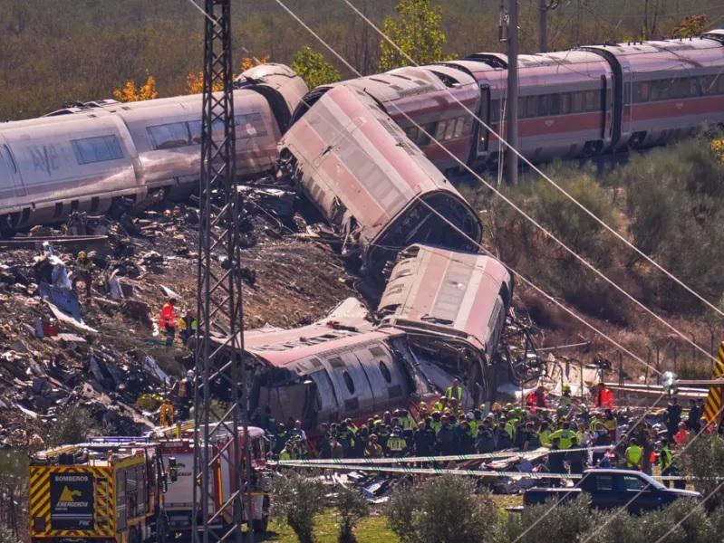 «Ένα τρένο έλαβε άδεια διέλευσης παρά το κόκκινο φανάρι» - Δήλωση του υπουργού Μεταφορών της Ισπανίας