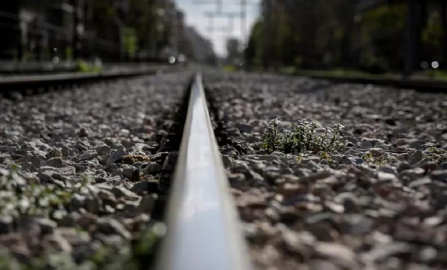 Χωρίς τρένα και προαστιακό σήμερα - 24ωρη απεργία κήρυξε η ΠΟΣ