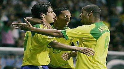 Με Ροναλντίνιο και Κακά η Βραζιλία