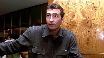 Από τρία...δύο