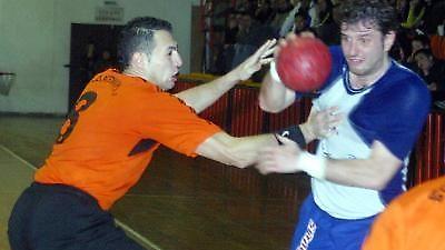 Έσπασε το ρόδι ο Αρχέλαος