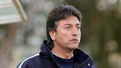 ΙΩΝΙΚΟΣ: «Τα κεφάλια μέσα»