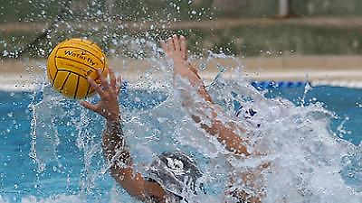 «Βούλιαξε» η Γλυφάδα στο Λαιμό