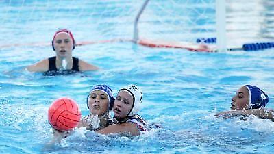 Αγκαλιά με τον τίτλο!